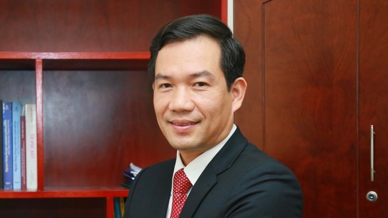 Giáo sư trẻ nhất năm 2022: Tôi cảm thấy may mắn khi có thể chọn con đường học để thay đổi cuộc đời