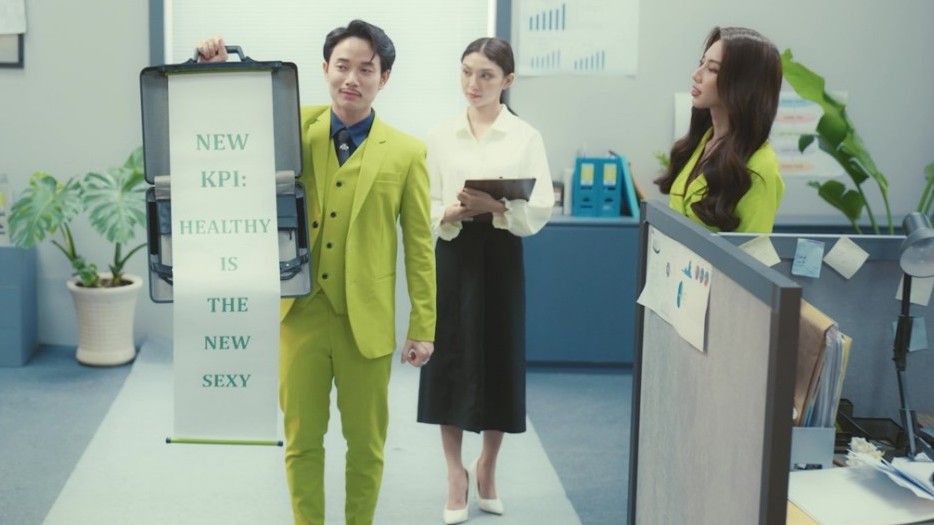 MV Vẽ đường cong: Tò mò về màn biến hình 'triệu view' của Hoa hậu Thùy Tiên dưới bàn tay 'quân sư' Trúc Nhân