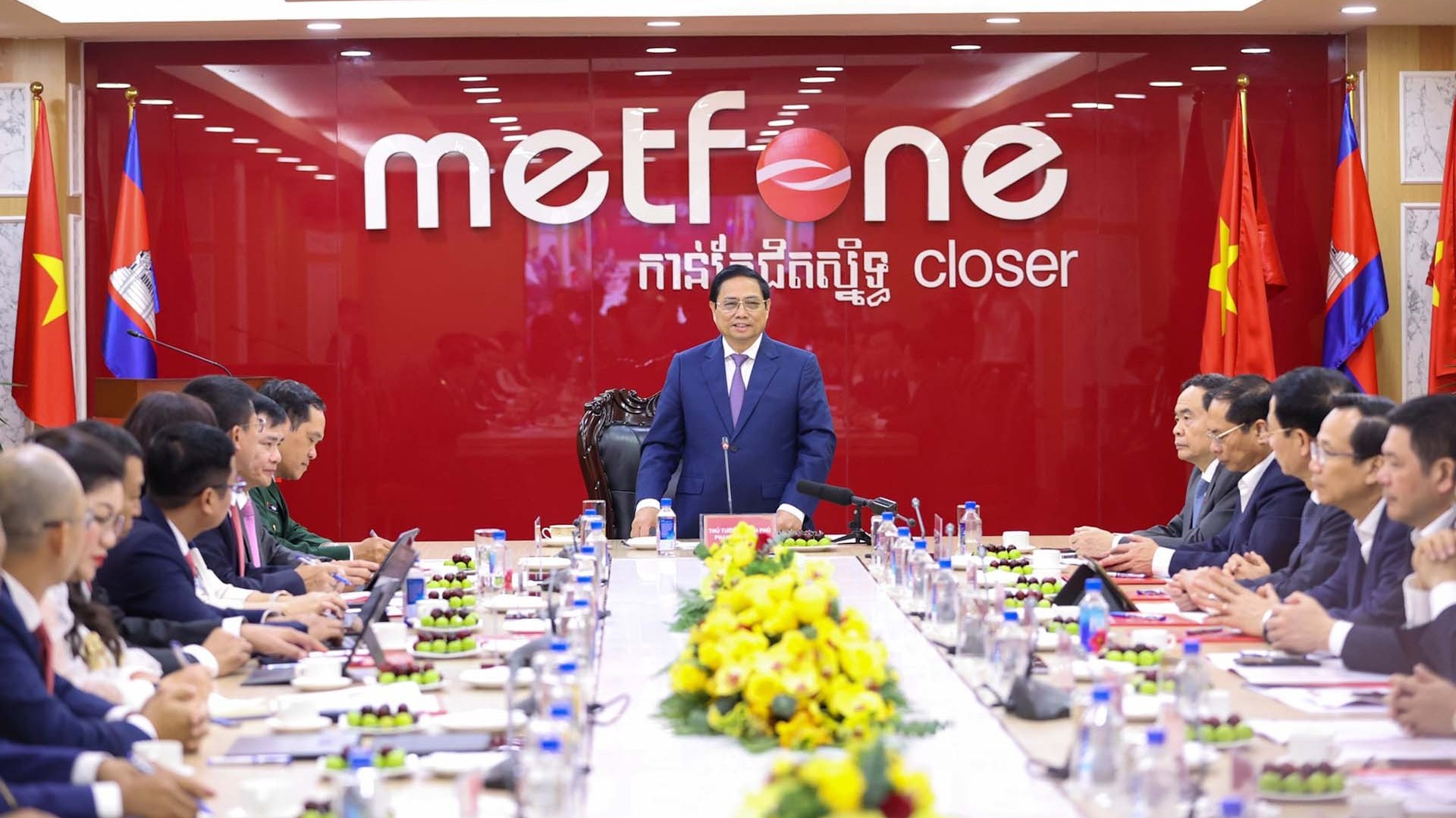 Thủ tướng Phạm Minh Chính thăm một số cơ sở kinh tế-xã hội tiêu biểu cho quan hệ hợp tác Việt Nam-Campuchia