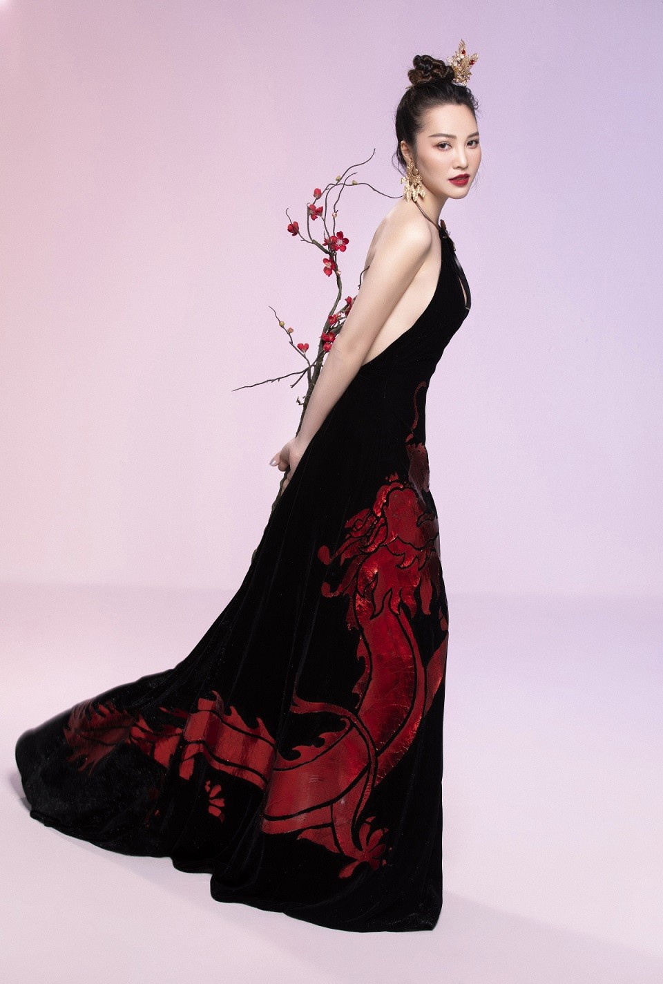 MC -  Á hậu Thụy Vân