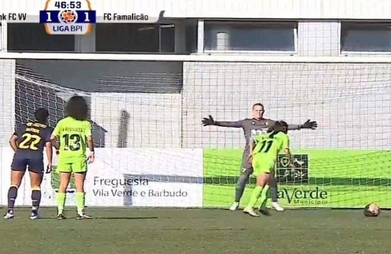 Huỳnh Như có tên trong đội hình tiêu biểu giải bóng đá nữ Bồ Đào Nha Huỳnh Như có tên trong đội hình tiêu biểu giải bóng đá nữ Bồ Đào Nha