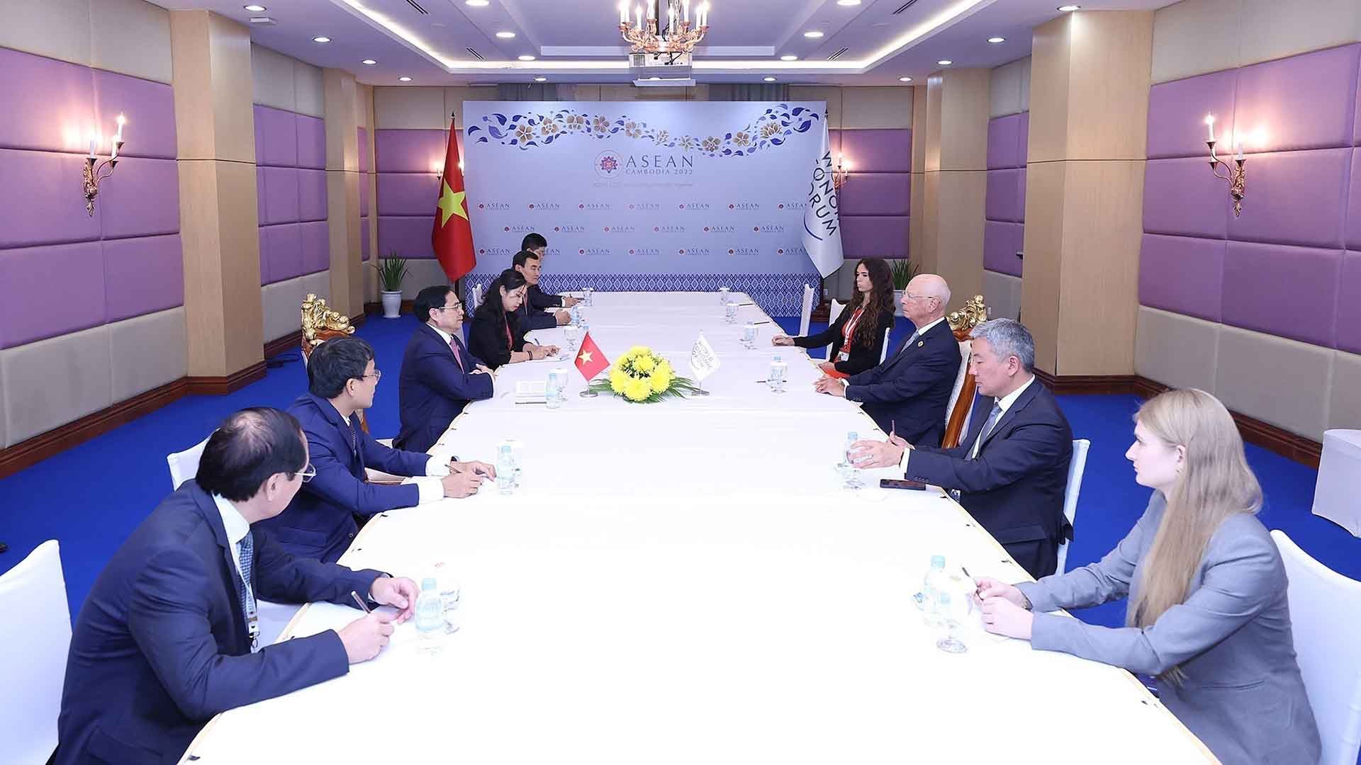 Thủ tướng Phạm Minh Chính tiếp Giáo sư Klaus Schwab, nhà sáng lập kiêm Chủ tịch điều hành Diễn đàn Kinh tế thế giới. (Nguồn: VGP)