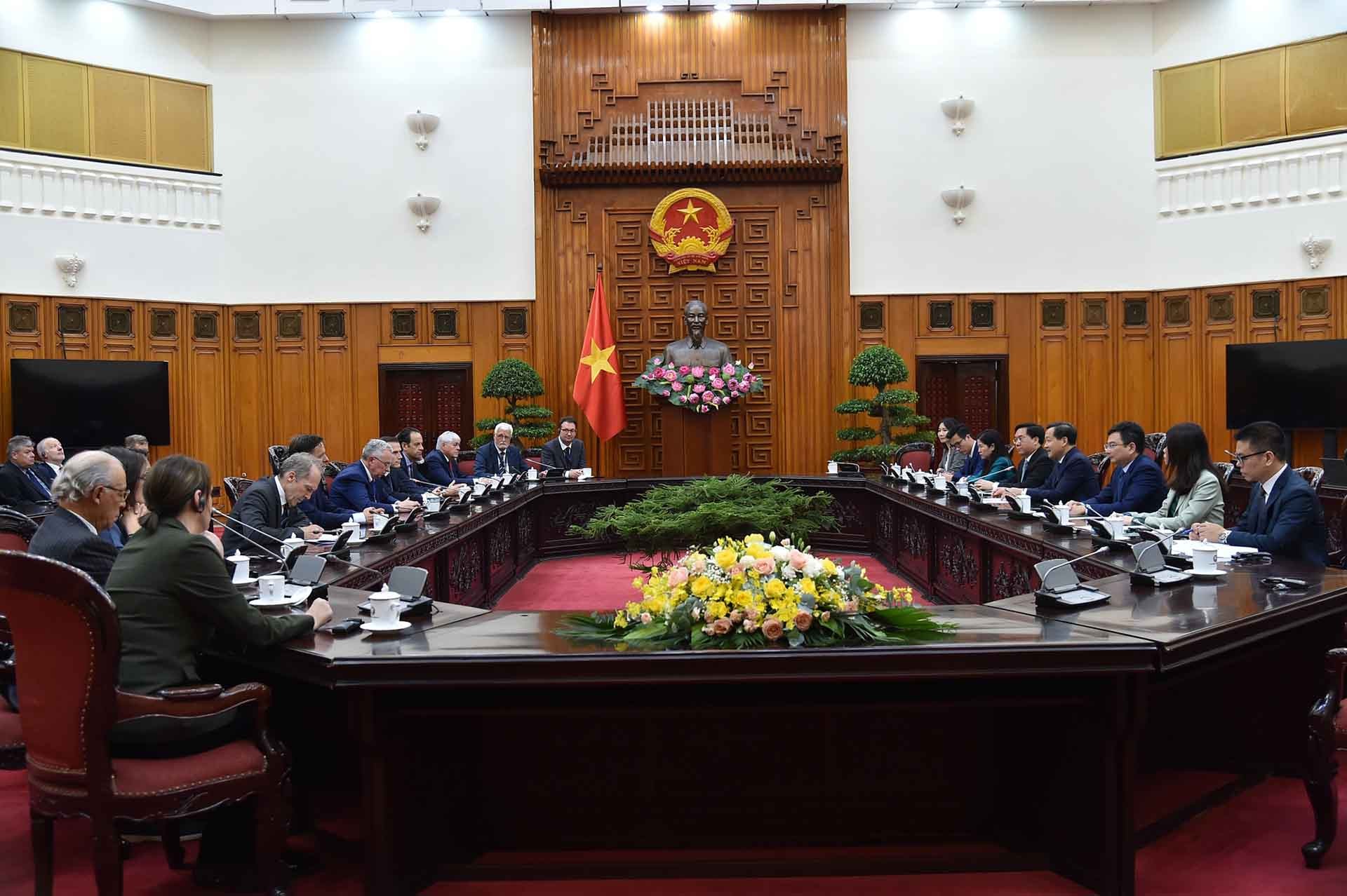 Phó Thủ tướng Lê Minh Khái khẳng định, Chính phủ Việt Nam luôn quan tâm thúc đẩy hợp tác thương mại, đầu tư với các đối tác kinh tế quan trọng tại châu Âu, trong đó có Thụy Sỹ. (Nguồn: VGP) Phó Thủ tướng Lê Minh Khái khẳng định, Chính phủ Việt Nam luôn quan tâm thúc đẩy hợp tác thương mại, đầu tư với các đối tác kinh tế quan trọng tại châu Âu, trong đó có Thụy Sỹ. (Nguồn: VGP)