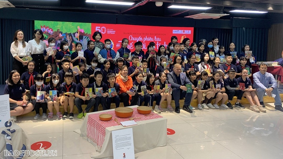 Họa sĩ Đan Mạch đưa thế giới cổ tích bằng tranh đến với thiếu nhi Việt Nam