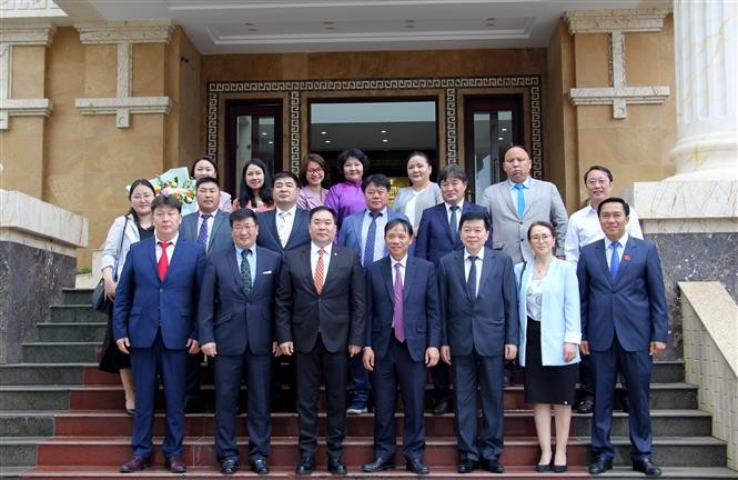 Tăng cường hợp tác giữa tỉnh Hòa Bình và tỉnh TUV (Mông Cổ)