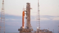 Sống sót sau 'cơn thịnh nộ' của bão Nicole, tên lửa Mặt trăng Artemis-1 sẽ được phóng đúng kế hoạch