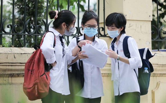 Bộ GD&ĐT thông tin thêm về việc phê duyệt tổ chức thi cấp chứng chỉ IELTS