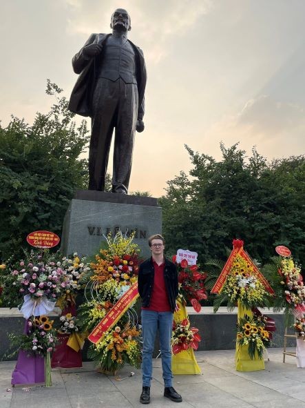 Chat với 'thanh niên Cộng sản Anh' có tâm hồn Việt Chat với 'thanh niên Cộng sản Anh' có tâm hồn Việt