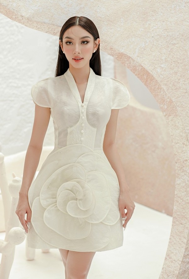 Hoa hậu Thùy Tiên