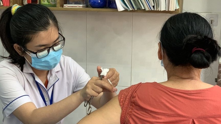Cần đẩy mạnh tiêm vaccine Covid-19 do virus không ngừng tạo ra các biến chủng mới