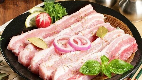 Giá heo hơi hôm nay 14/11: Giá heo hơi thấp nhất 51.000 đồng/kg, chuyên gia nói giá ở mức 65.000 đồng/kg là mừng lắm rồi!