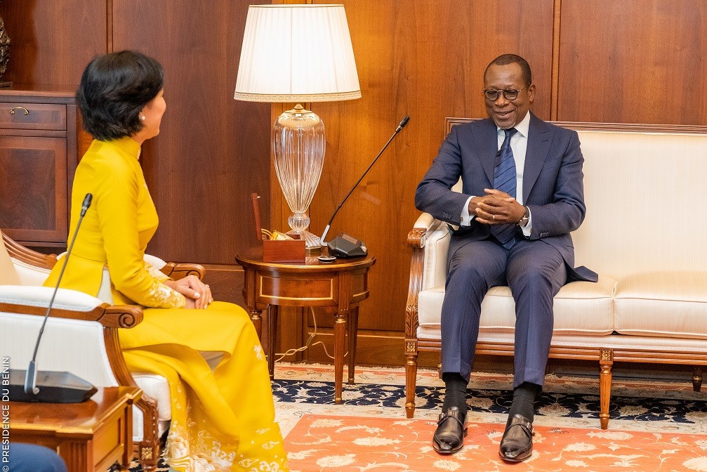 Đại sứ Đặng Thị Thu Hà trình Thư ủy nhiệm lên Tổng thống Benin