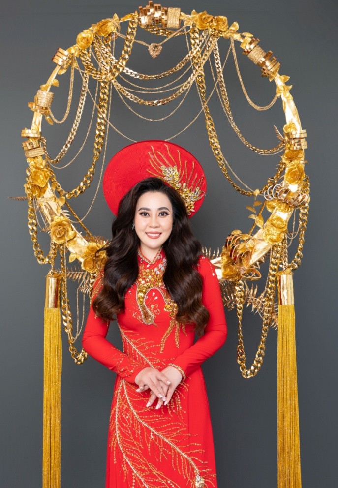 Diễn viên Kim Oanh trở thành Hoa hậu Quý bà Hòa bình quốc tế