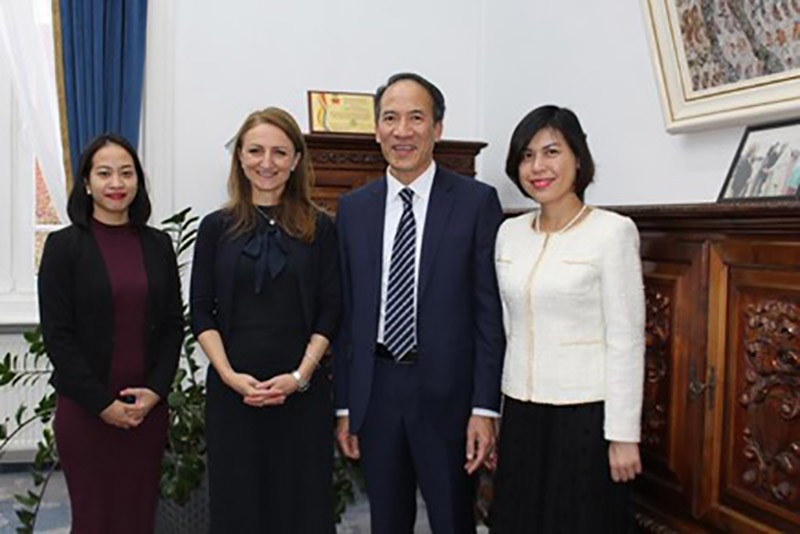 Triển khai các hoạt động ngoại giao kinh tế tại tỉnh Sibiu, Romania Triển khai các hoạt động ngoại giao kinh tế tại tỉnh Sibiu, Romania