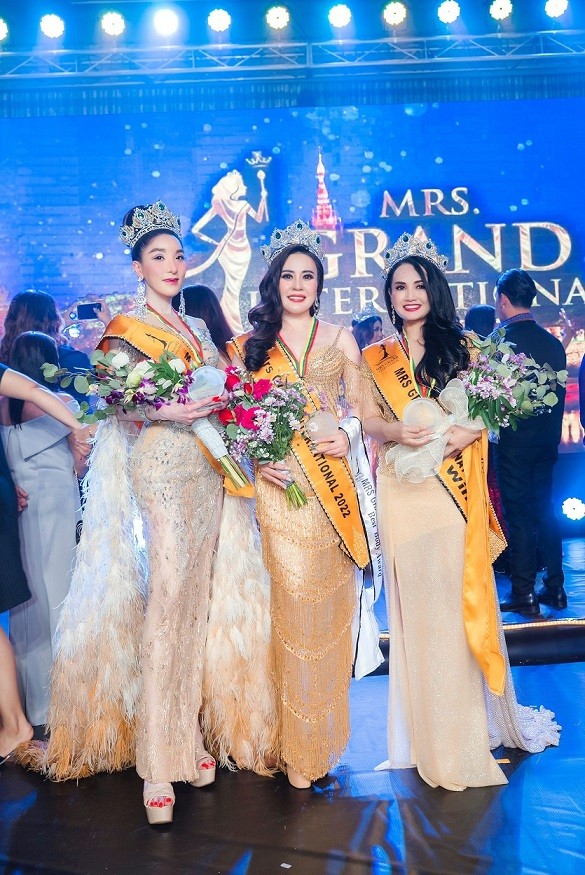 Phan Kim Oanh lộng lẫy đăng quang Mrs Grand International 2022
