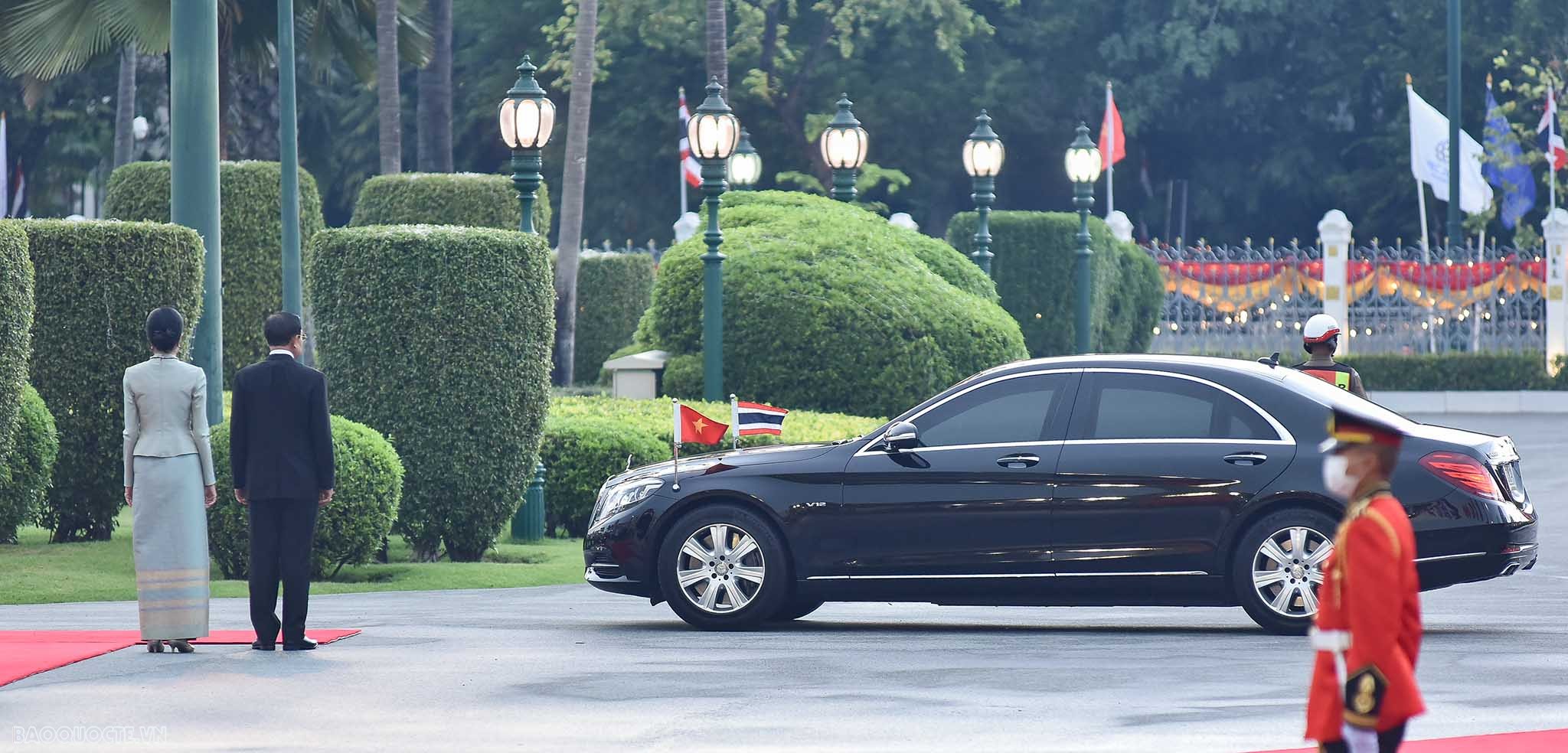 Lễ đón chính thức Chủ tịch nước và Phu nhân tại Tòa nhà Chính phủ Thái Lan