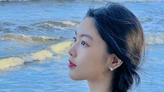 Con gái MC Quyền Linh gây sốt với nhan sắc xinh đẹp