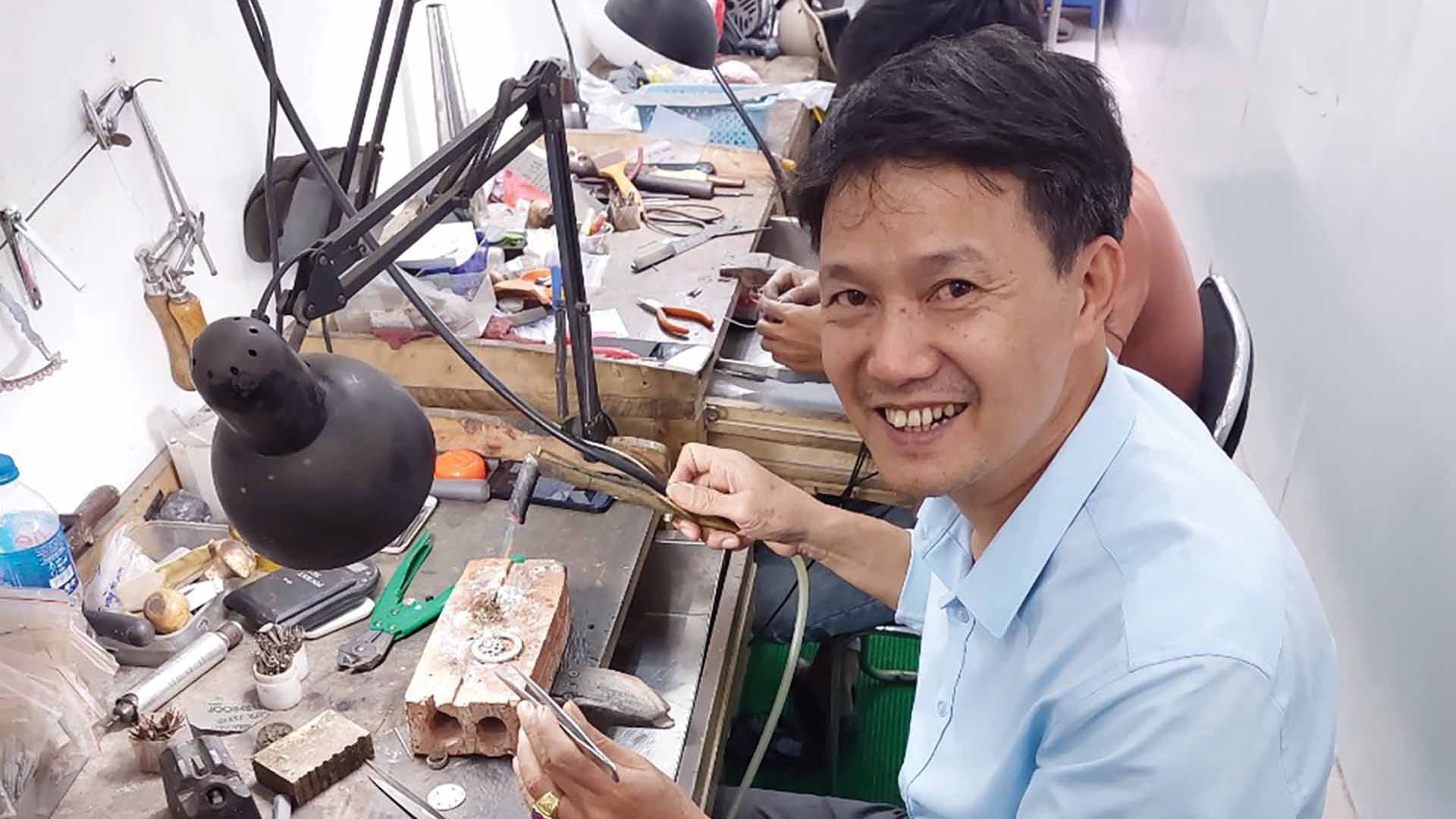 Làng nghề vàng bạc Châu Khê: Khi lửa nghề vươn xa