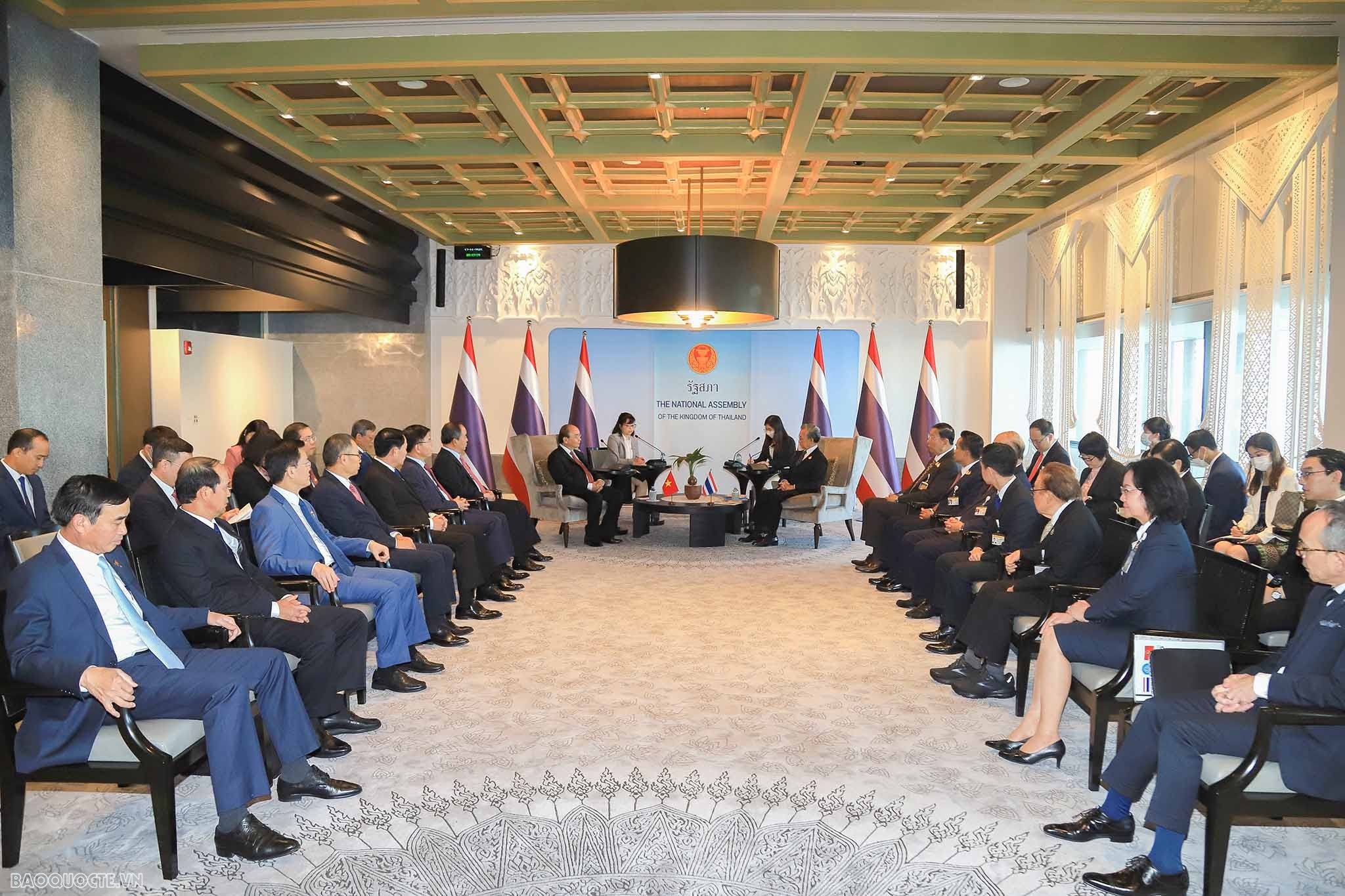 Chủ tịch nước Nguyễn Xuân Phúc hội kiến Chủ tịch Quốc hội Thái Lan Chuan Leekpai