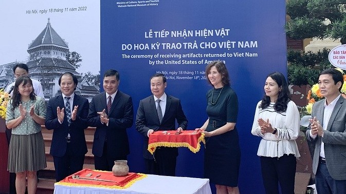 Bộ hiện vật quý được Hoa Kỳ chính thức bàn giao cho Bảo tàng Lịch sử quốc gia