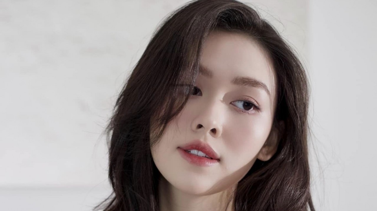 Lệ Quyên 'dát' hàng hiệu, Thu Quỳnh hội ngộ 'chồng cũ' phim Về nhà đi con