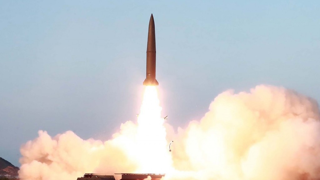 Triều Tiên phóng tên lửa: Các lãnh đạo họp khẩn bên lề APEC, Mỹ khẳng định 'con đường ngoại giao vẫn chưa đóng'