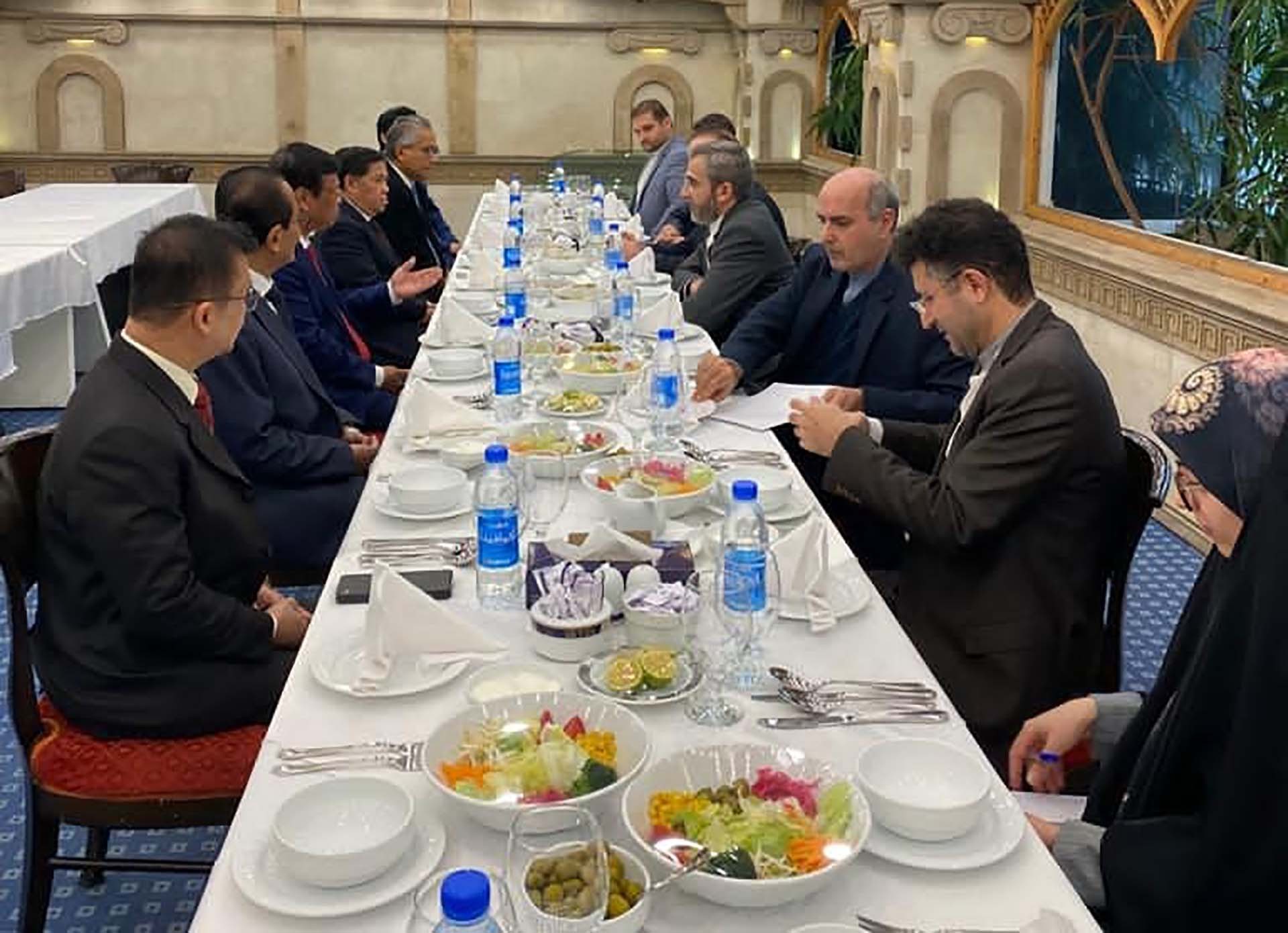 Các Đại sứ ASEAN tại Iran làm việc với Thứ trưởng Ngoại giao phụ trách chính trị Ali Bagheri Kani.