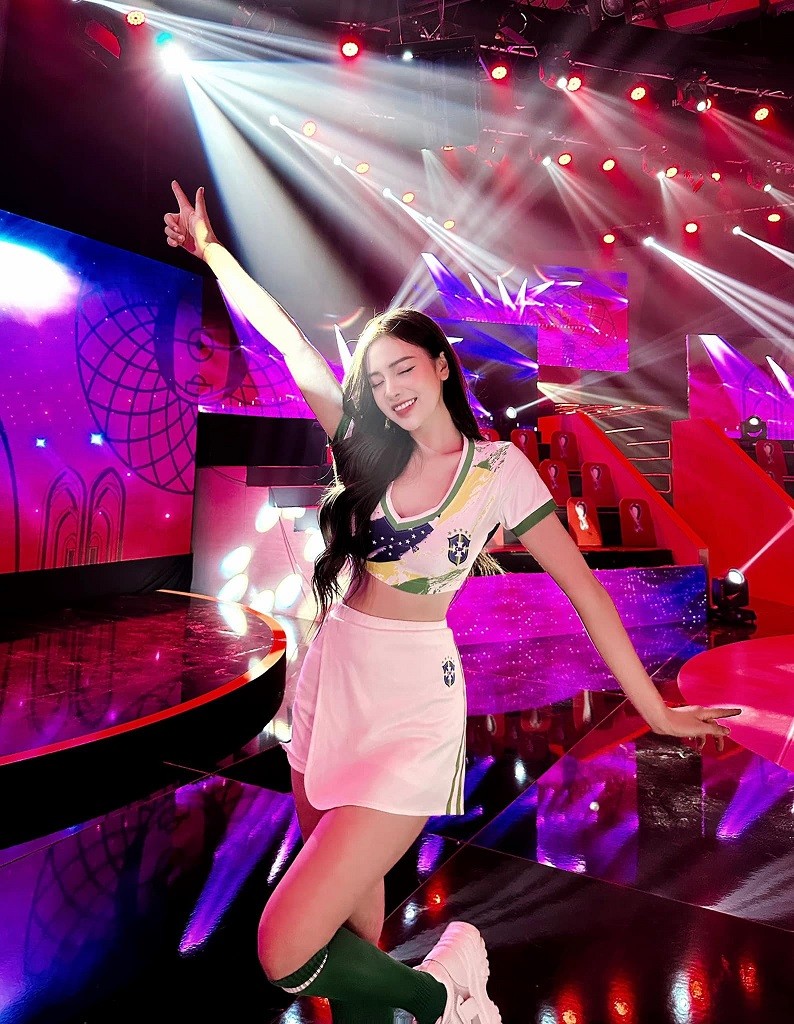 Diện mạo xinh đẹp và nổi bật của dàn người đẹp 'Nóng cùng World Cup 2022'