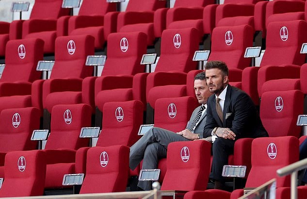 David Beckham tới Qatar dự lễ khai mạc World Cup 2022 và cỗ vũ đội tuyển Anh David Beckham tới Qatar dự lễ khai mạc World Cup 2022 và cỗ vũ đội tuyển Anh