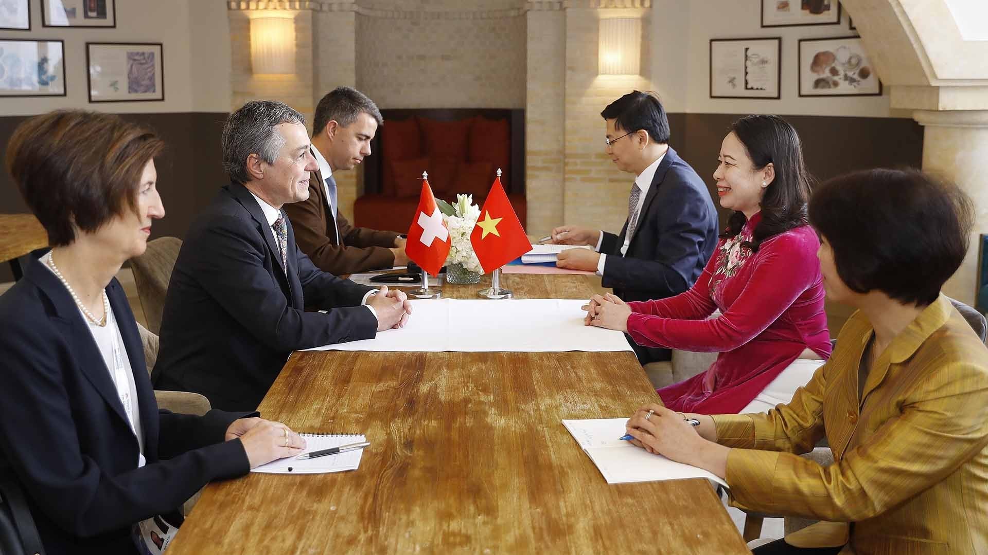 Phó Chủ tịch nước Võ Thị Ánh Xuân gặp gỡ lãnh đạo các nước nhân dịp dự Hội nghị cấp cao Cộng đồng Pháp ngữ