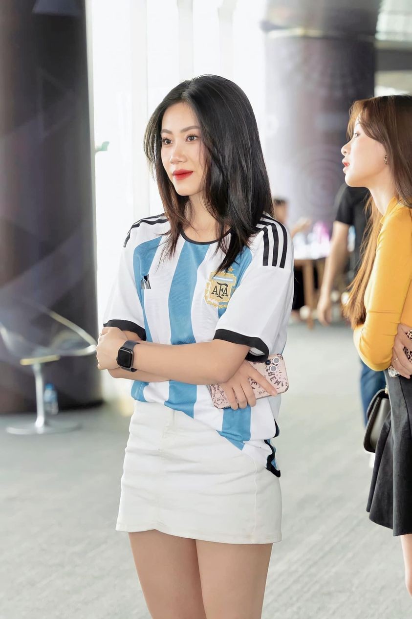 Nhan sắc đốn tim của Hot girl fan Argentina trong 'Nóng cùng World Cup 2022'
