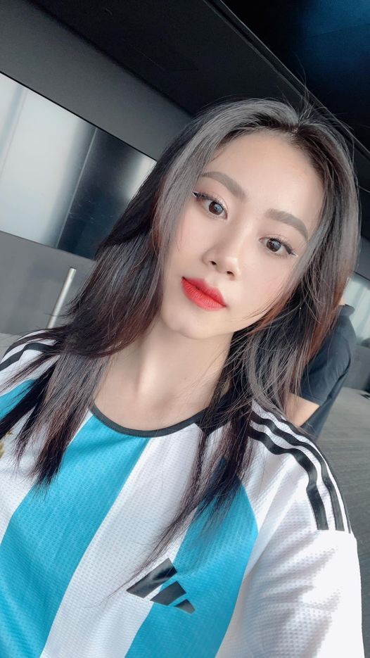 Nhan sắc đốn tim của Hot girl fan Argentina trong 'Nóng cùng World Cup 2022'