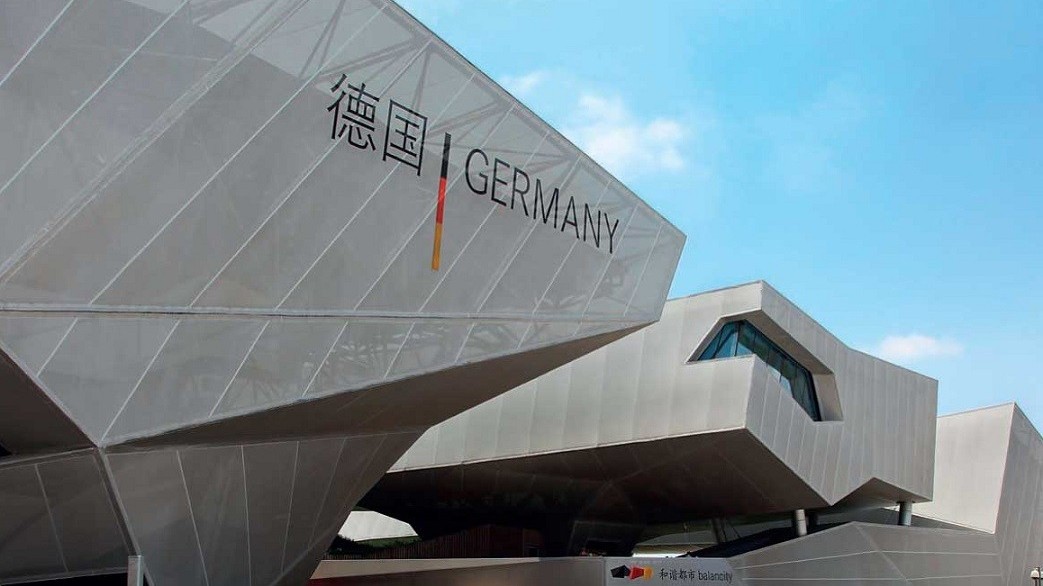 'Gió đổi chiều', bế tắc tại sân nhà, các ông lớn châu Âu lại ưng thảm đỏ Trung Quốc