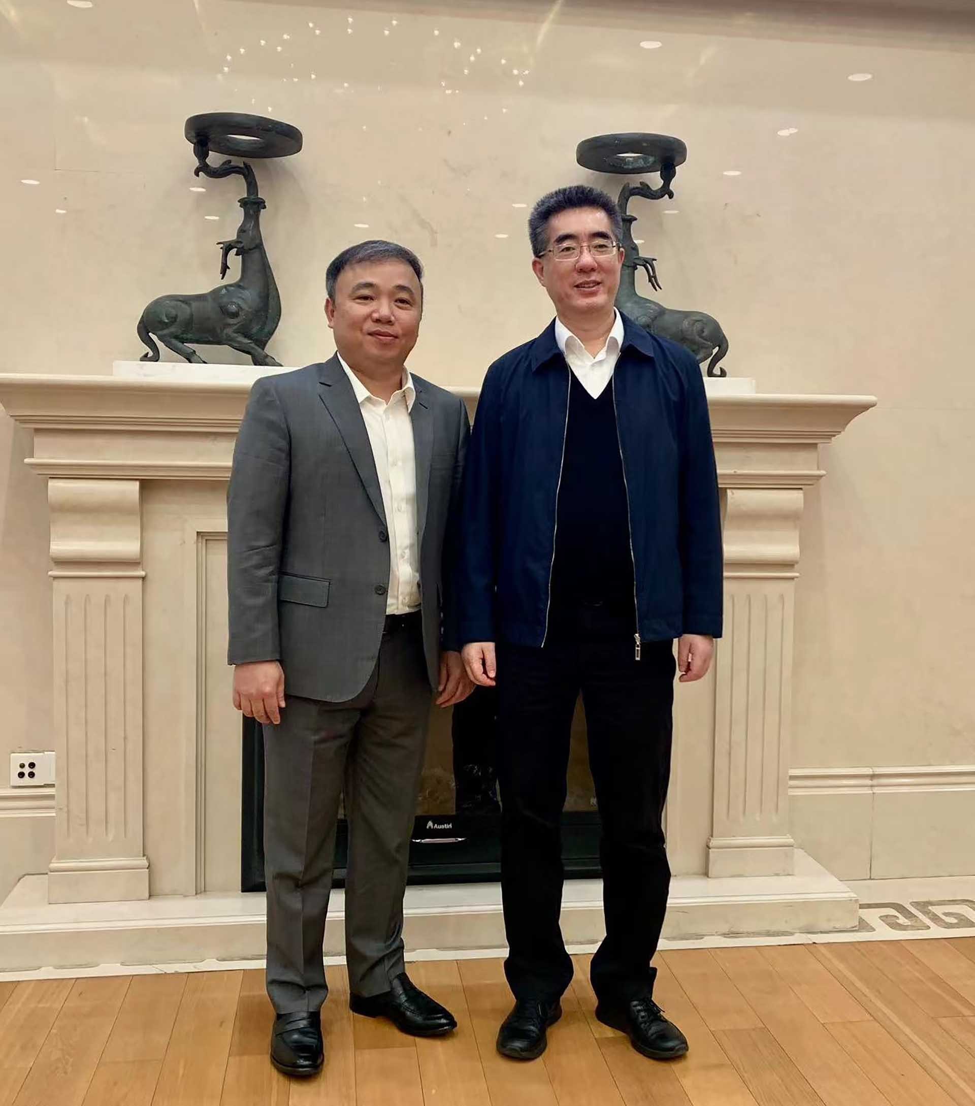 Tổng lãnh sự Việt Nam tại Thượng Hải chào xã giao lãnh đạo tỉnh Giang Tô, Trung Quốc