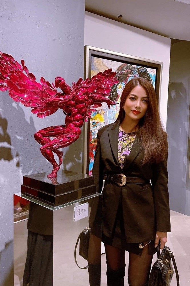 Trương Ngọc Ánh nhận giải thưởng LHP châu Á thế giới 2022 tại Mỹ