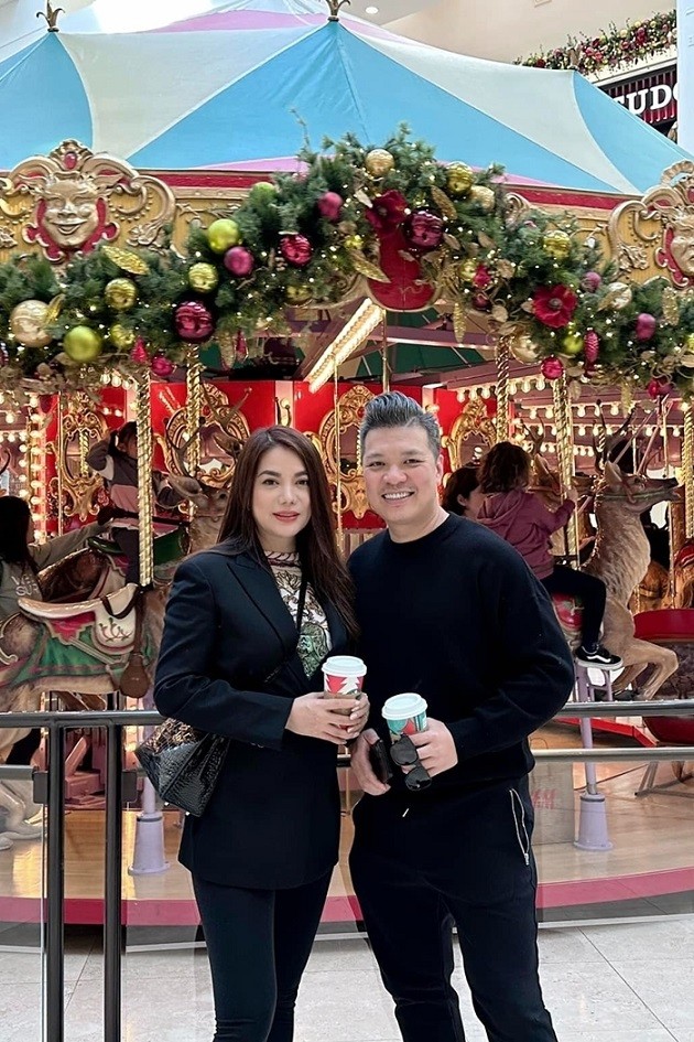 Trương Ngọc Ánh nhận giải thưởng LHP châu Á thế giới 2022 tại Mỹ