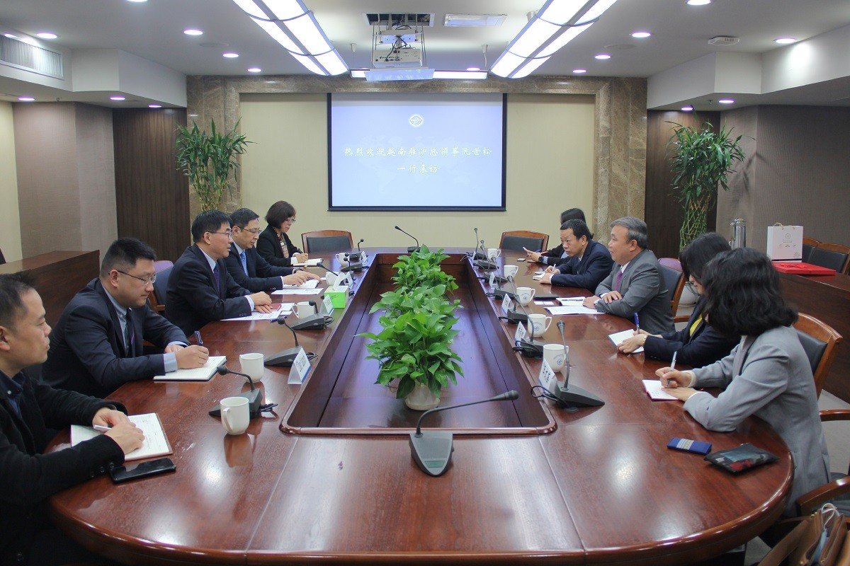 Tổng lãnh sự Việt Nam tại Thượng Hải chào xã giao lãnh đạo tỉnh Giang Tô, Trung Quốc