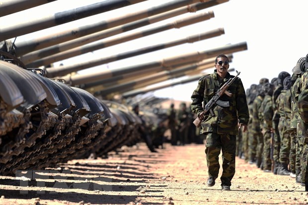 Binh sỹ Algeria tham gia lễ duyệt binh ở Dakhla, thành phố Tindouf, Algeria. (Nguồn: AFP)