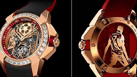 Ronaldo đăng ảnh đeo đồng hồ in hình ghi bàn vào lưới MU 9 năm trước