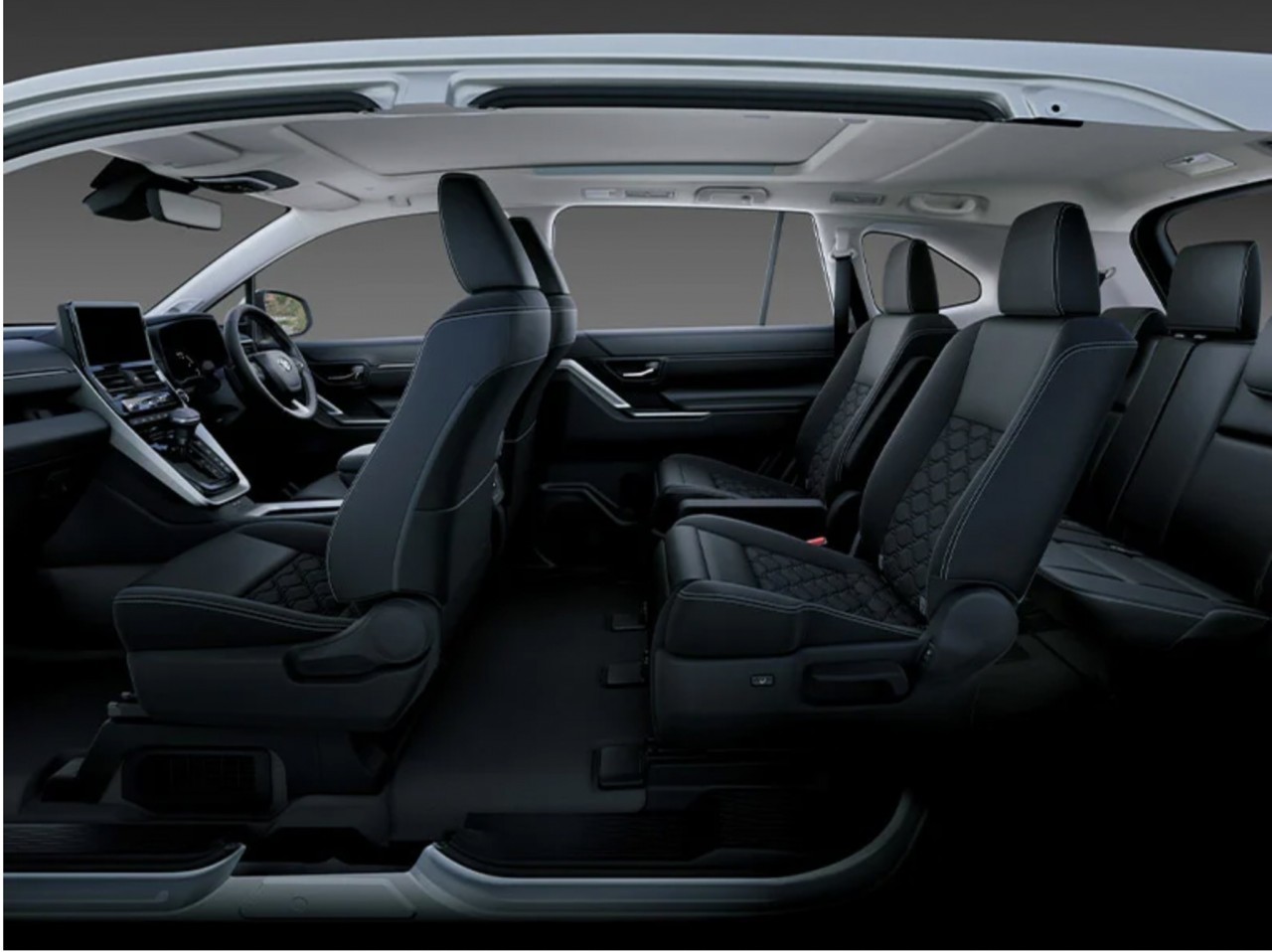 Cận cảnh Toyota Innova 2023 ra mắt với hệ thống truyền động Hybrid mới