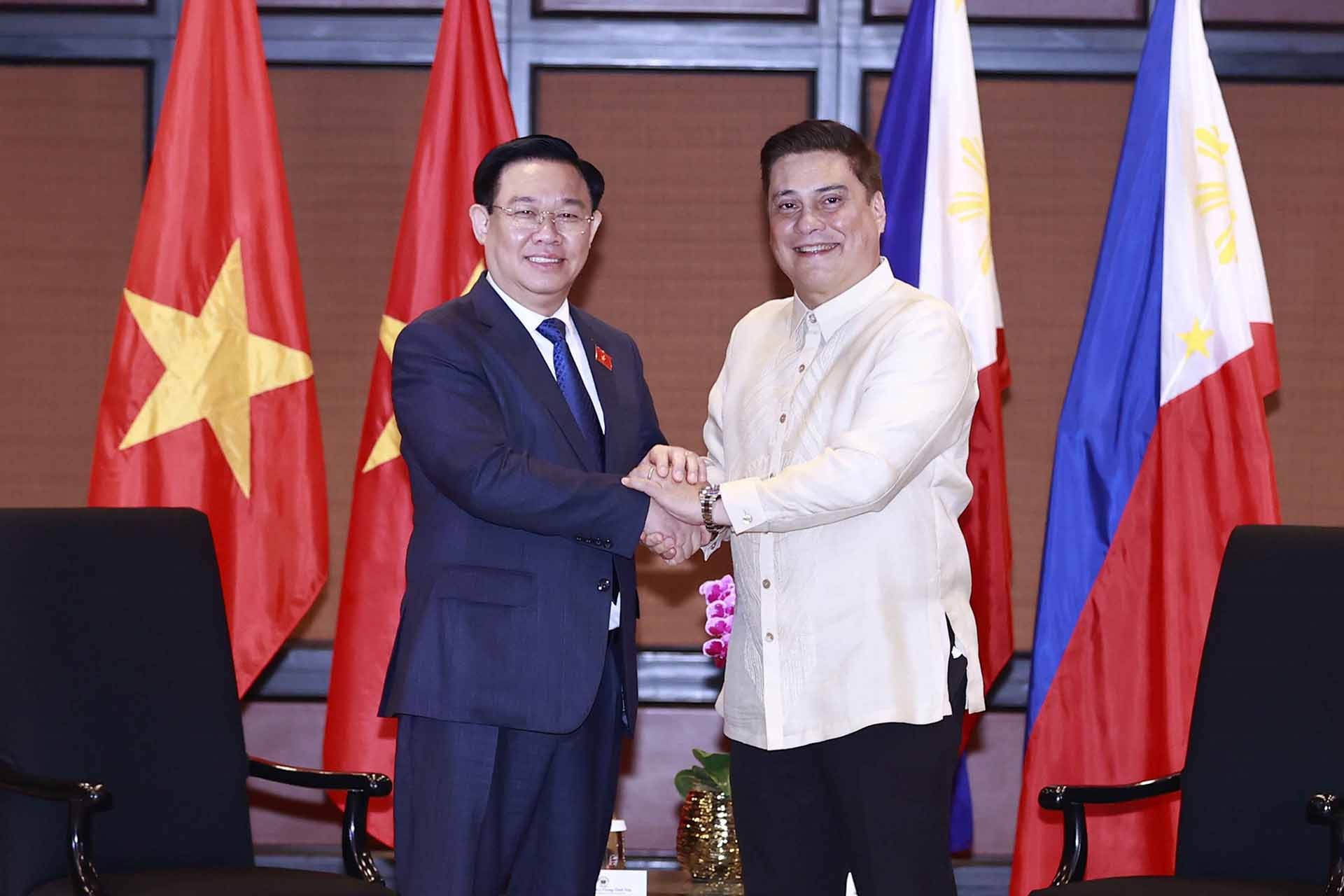 Chủ tịch Quốc hội Vương Đình Huệ hội đàm với Chủ tịch Thượng viện Philippines Chủ tịch Quốc hội Vương Đình Huệ hội đàm với Chủ tịch Thượng viện Philippines