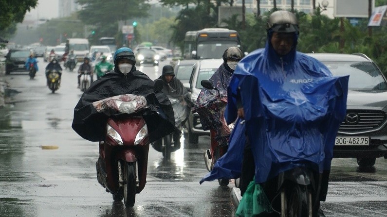 Dự báo thời tiết đêm nay và ngày mai (24-25/11): Hà Nội mưa rào; Bắc Bộ lạnh về đêm và sáng sớm, vùng núi Bắc Bộ và Bắc Trung Bộ cục bộ có mưa to