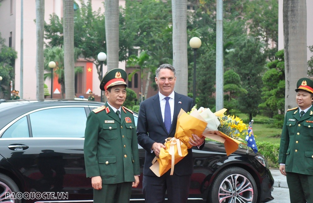 (11.25) Phó Thủ tướng, Bộ trưởng Quốc phòng Australia Richard Donald Marles và Bộ trưởng Quốc phòng Việt Nam, Đại tướng Phan Văn Giang tại trụ sở Bộ Quốc phòng Việt Nam ngày 25/11. (Ảnh: Minh Quân) (11.25) Phó Thủ tướng, Bộ trưởng Quốc phòng Australia Richard Donald Marles và Bộ trưởng Quốc phòng Việt Nam, Đại tướng Phan Văn Giang tại trụ sở Bộ Quốc phòng Việt Nam ngày 25/11. (Ảnh: Minh Quân)