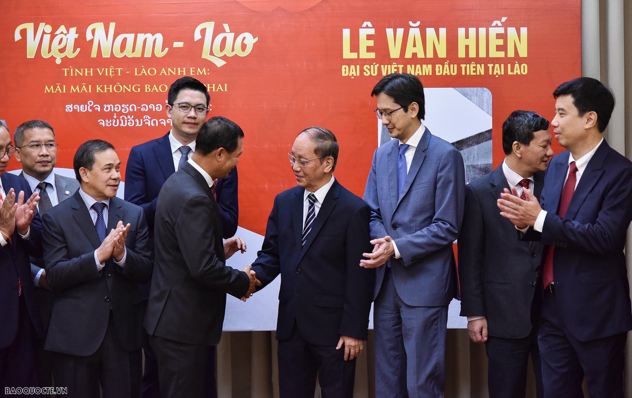 Ra mắt hai ấn phẩm đặc biệt về quan hệ Việt Nam-Lào