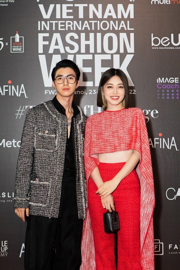 Khai mạc Tuần lễ thời trang Quốc tế Việt Nam Thu Đông 2022 tôn vinh di sản văn hóa dân tộc