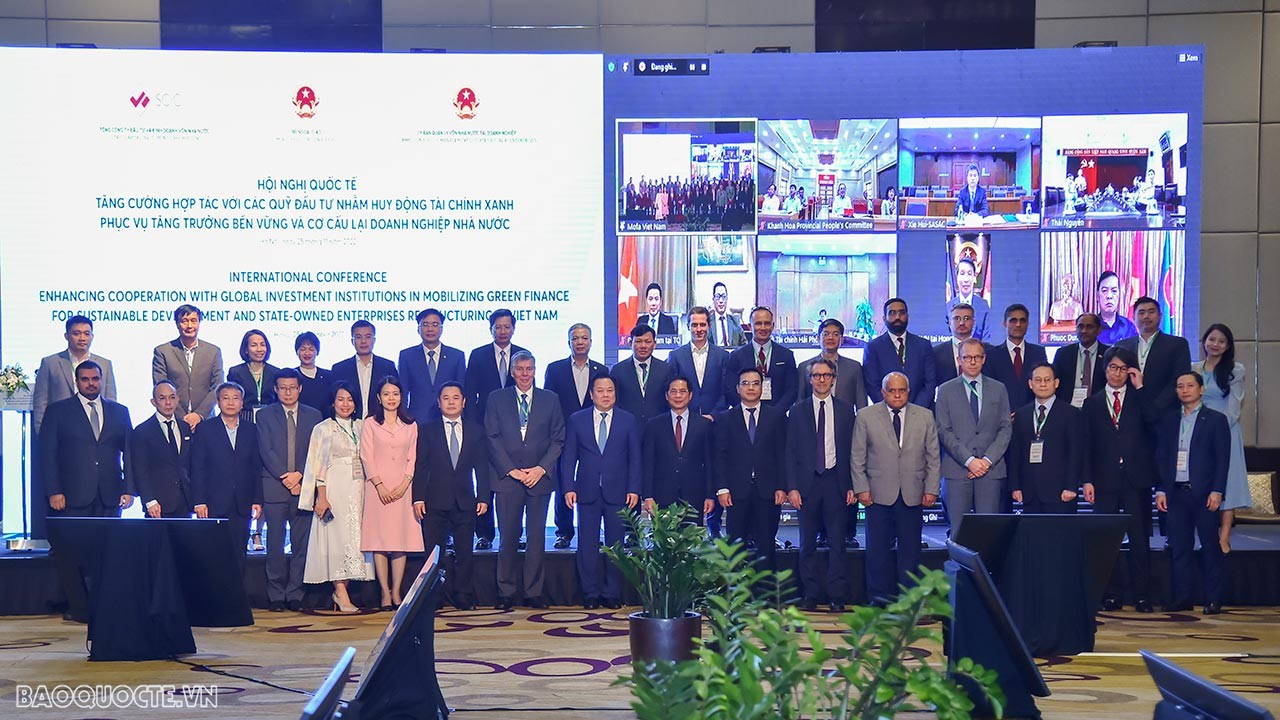 Bộ trưởng Ngoại giao Bùi Thanh Sơn phát biểu khai mạc Hội nghị quốc tế ‘Tăng cường hợp tác với các Quỹ đầu tư nhằm huy động tài chính xanh phục vụ cơ cấu lại doanh nghiệp nhà nước và tăng trưởng bền vững’. (Ảnh: Tuấn Anh)