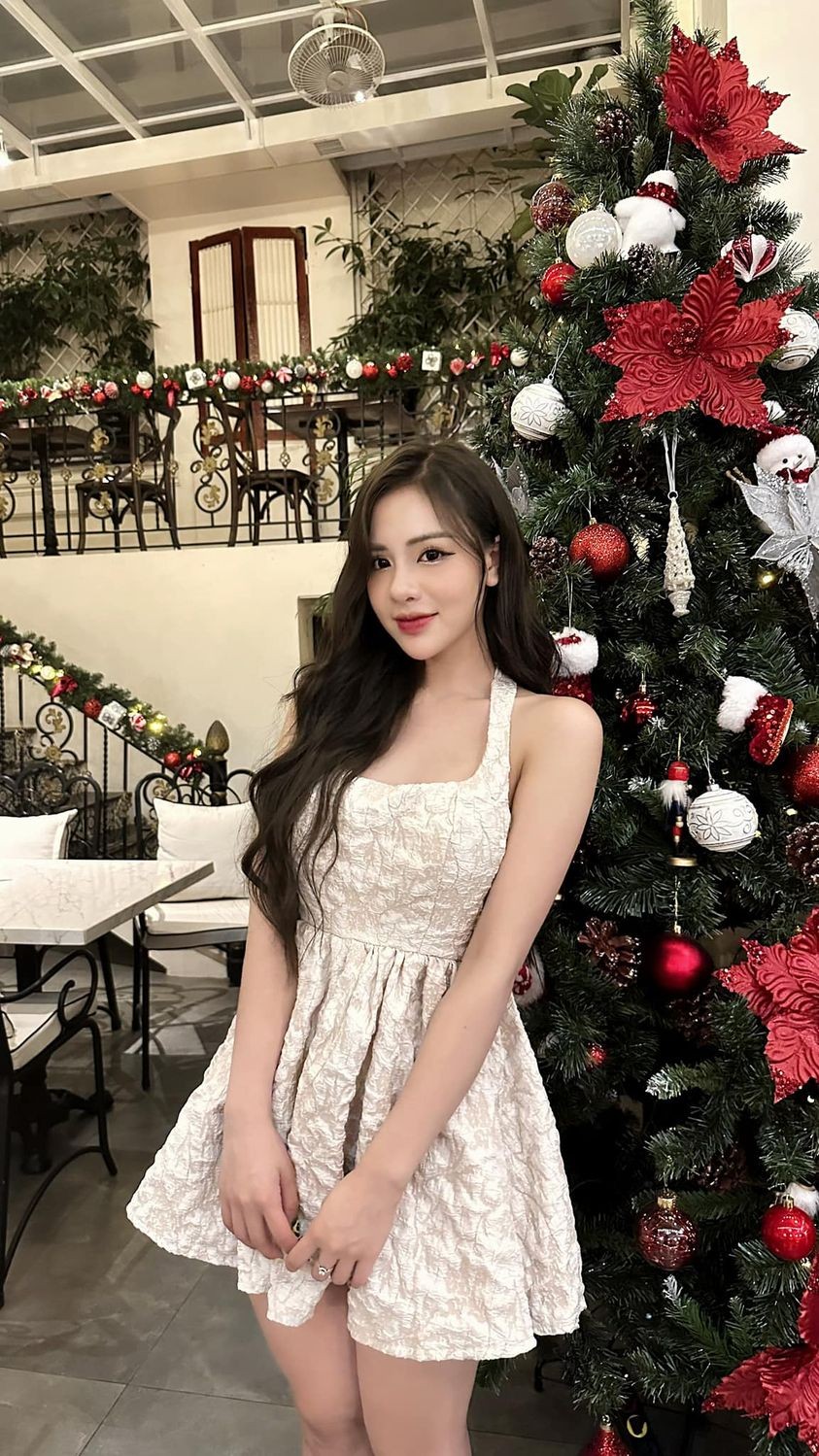 Nóng cùng World Cup 2022: Nhan sắc Cao Thu Trang gây sốt cộng đồng mạng