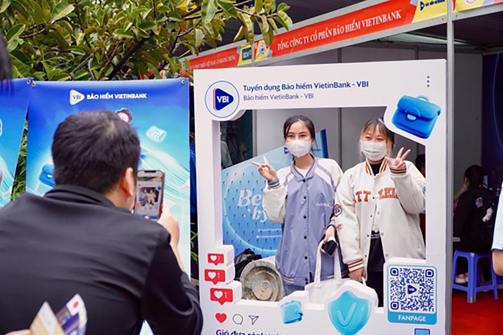 Trường Đại học Kinh doanh và Công nghệ Hà Nội được thành lập năm 1996, do Giáo sư Trần Phương – Nguyên Phó Chủ tịch Hội đồng Bộ trưởng, nay là Phó Thủ tướng Chính Phủ, nguyên Chủ tịch Hội Khoa học Kinh tế Việt Nam – Làm Hiệu trưởng Trường. Là cơ sở đào tạ