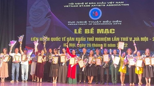 Vở diễn Lá đơn thứ 72 được trao tặng Giải đặc biệt 'Liên hoan quốc tế Sân khấu thử nghiệm lần thứ V'