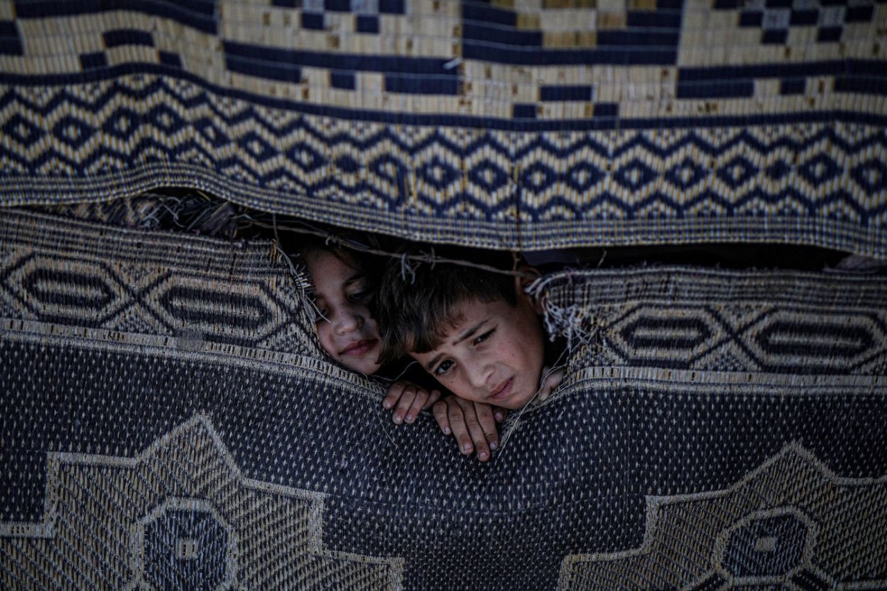 Ảnh ấn tượng tuần (21-27/11): Quân Ukraine nã pháo, Tổng thống Nga Putin quyết đạt mục tiêu chiến dịch, đám cưới cháu ông Biden ở Nhà Trắng